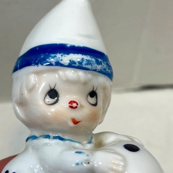 VTG Ceramic Child Dressed as Circus Clown w/Ball Figurine Collectible 3.5" Tall - Picture 5 of 11